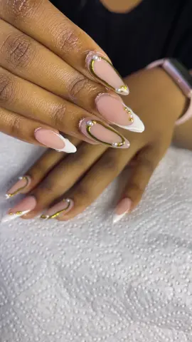Graduation set😍. We take walkins and bookings. #nails #whitefrench #chromeset #almondnails #Graduationnails #viral #fyp #foryoupage❤️❤️ #durbannailtech #melokuhle_creationz 