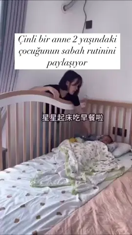 📌Montessori yaklaşımına göre 2 yaşındaki bir çocuğun bağımsızlık becerileriyle ilgili gelişimsel olarak beklenen davranışlarını ve ebeveynin nasıl destek olabileceğini gösteren tabloyu bir sonraki gönderide sizlerle paylaşacağım. Takipte kalın 👀   . . #montessori #ikiyaş #çocuk #gelişim 