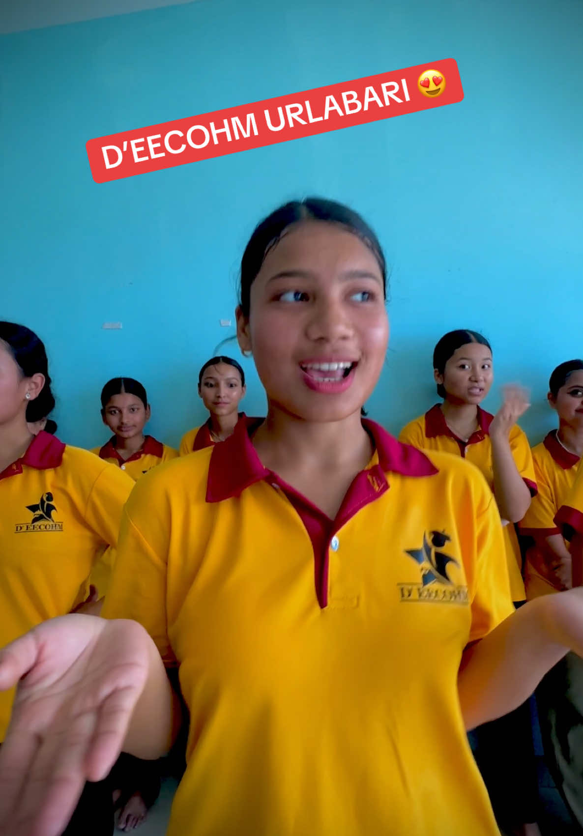 Janu ki na janu 😍 #foryoupage #damak_dance_center #foryou #trendingsong #withmystudents #damak_jhapa #viralvideo 😍😍😎