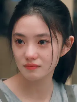 Dia sangat khawatir tentang suaminya yang akan pergi berperang. #derailment #linyi #liuhaocun #TikTokTainment #BahasDrama 