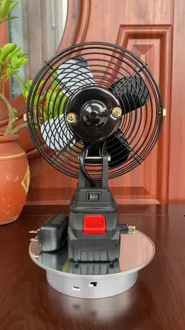 Quạt tích điện lồng sắt cánh sắt sử dụng 10 cell pin makita dùng liên tục 6-8h . 2 cấp độ gió mạnh mẽ #quattichdien #quattichdienmini #quatpin #quatmuahe #xuhuong #xuhuongtiktok #pin10cell 