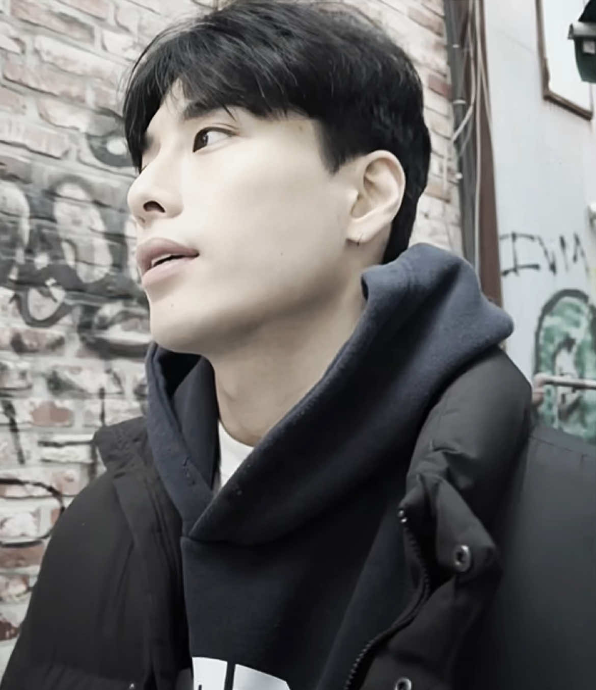 edited this on an iphone 16 pro max || #seansolo #fyp #hongdae #hongdaeguy #seansoloedit #foryou #hongdaeedit #hongdaeguyedit #despasito #despacitoedit @Sean Solo 