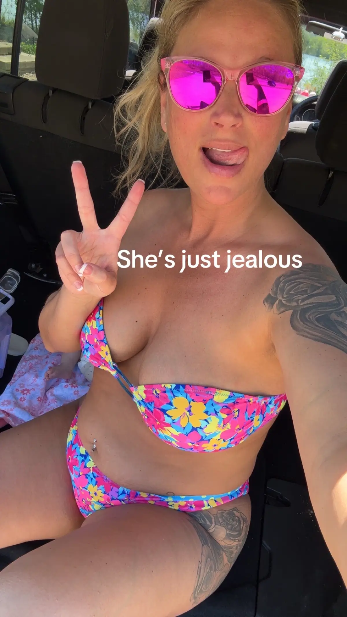 #noonecares how skinny you are #thistrendisdumb eat my #fupa 😜