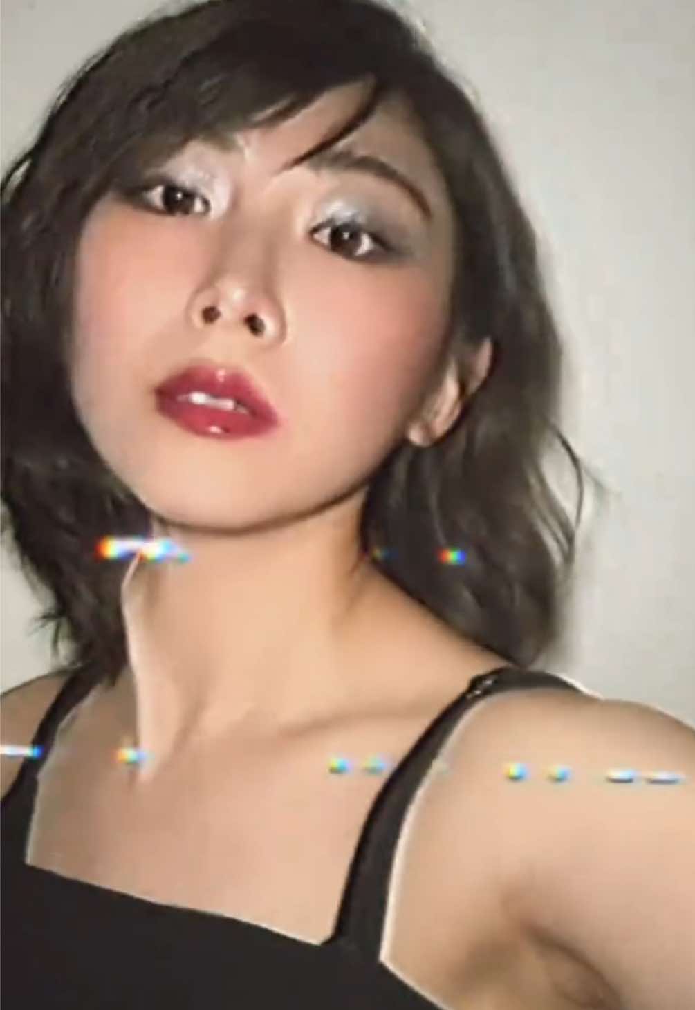 This Trend : #shalomharlowmakeup ⚡️ #shalomharlow #fyp #trend #transitions #transformation #makeuptransition #makeup #90s #샬롬할로우 