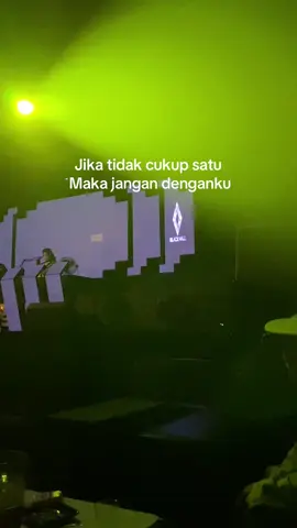 Jika tidak cukup satu maka jangan denganku #melody #funkot #goresanluka #blackhallkrian #blackhall #krianpride #krian24jam #kriansidoarjo #dugem #fypviral #masukberanda #berandatiktok  