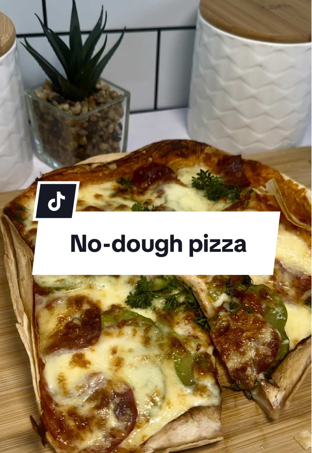 10-minute no-dough pizza! ❤️ Pizza is never too much—especially when there’s no time to cook. This is a perfect quick snack for any table!  #airfryer  #airfryer #aurfryerrecipe #airfryerfrau #airfryermaster #airfrau #bake    #airfryerrecipes #frühstücksideen #wundereggs #homemade  #veggies #lowcal #dietmeal  #omelette #cheese #egg #eggsinairfryer #toasted #toast #tasty #yumm #asmr #veggies #pizza #easypizza 