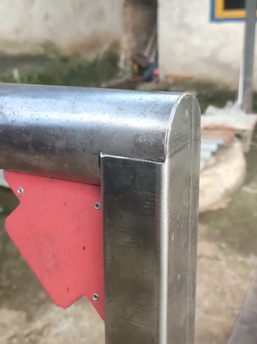 99% of beginners definitely don't know the trick of joining pipes with 90 degree angle holo. #welding #welder #metalwork #cuttingskills  #fabrication #tipsandtricks #technique #amazing #ideas #perfectweld 