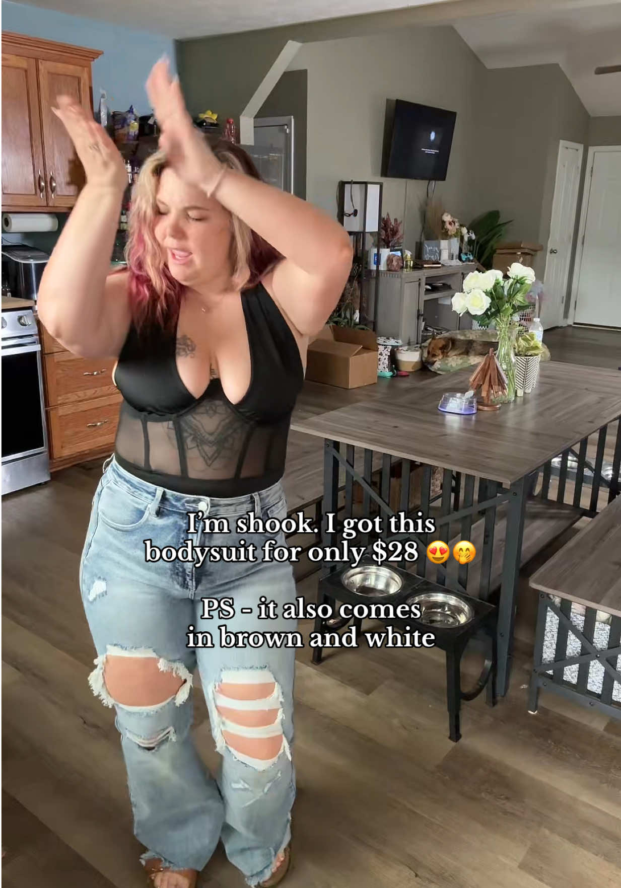 I’m obsessed! You can also wear it crisscrossed, I just liked it better the other way. I feel so hot 😂🤭 #viral #MomsofTikTok #tiktokmademebuyit 