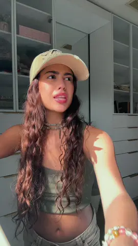 המכנסיים באורך הזה הכי יפים שיש ואתם לא תשכנעו אותי אחרת