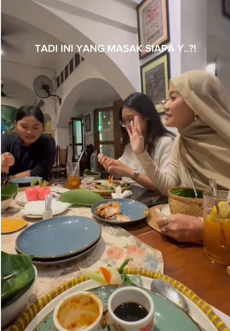 TADI YG MASAK SIAPA YA