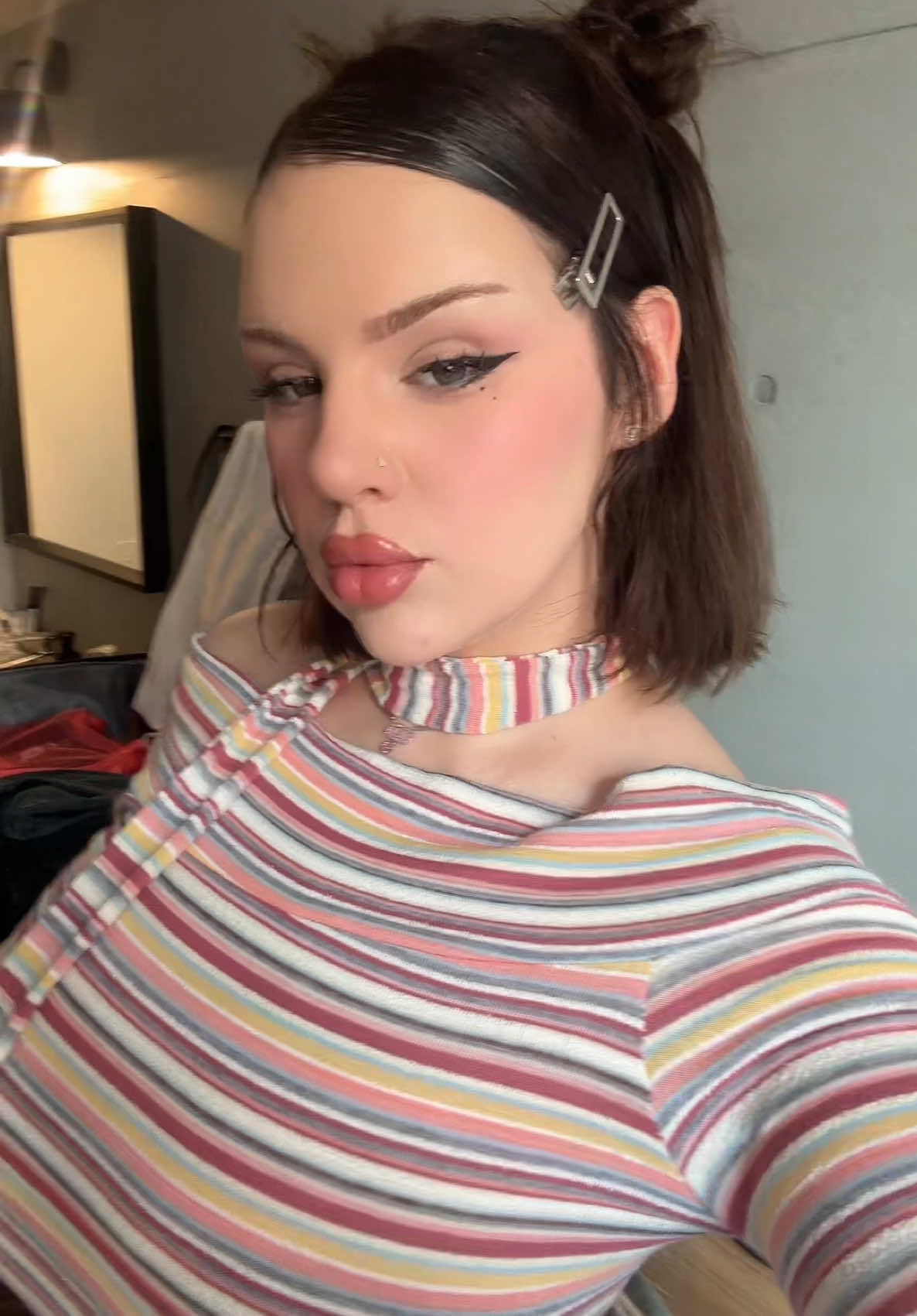 <3