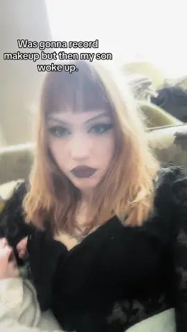 He was staring at me like he don’t know who I am  #fyp #fy #goth #gorhic #gothgirl #gothicgirl #gothicfashion #gothtok #gothmakeup #gothgf #grunge #grungegirl #gothclothes #alternative #alt #alternativefashion #alternativegirl #grungestyle #baby #babies #sleepybaby #sleep 