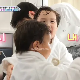 Itu karena kamu sebagai kakak juga hatinya baik, Eunwoo 🥹😭 #thereturnofsuperman #kimeunwoo #kimjeongwoo #varietyshow #fyp #foryoupage #longervideos 