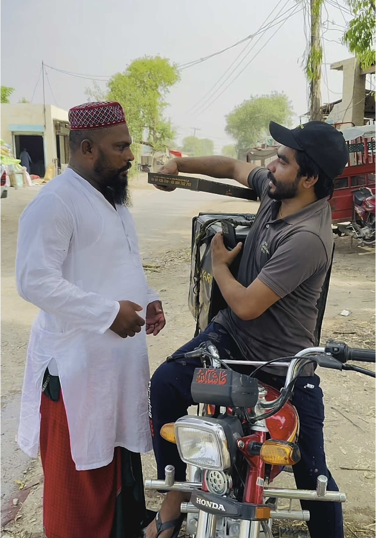 Har splash, har fall — OPPO sambhal leta hai sab. Mera asli delivery partner! 🚴‍♂️📱 #AlwaysbePROwithYou #ProShockResistant #ProWaterPROOF  #PROAI #PROStyle #AIEraser #AIUnblur #AIClarityEnhancer #AIStudio  @OPPO Pakistan 