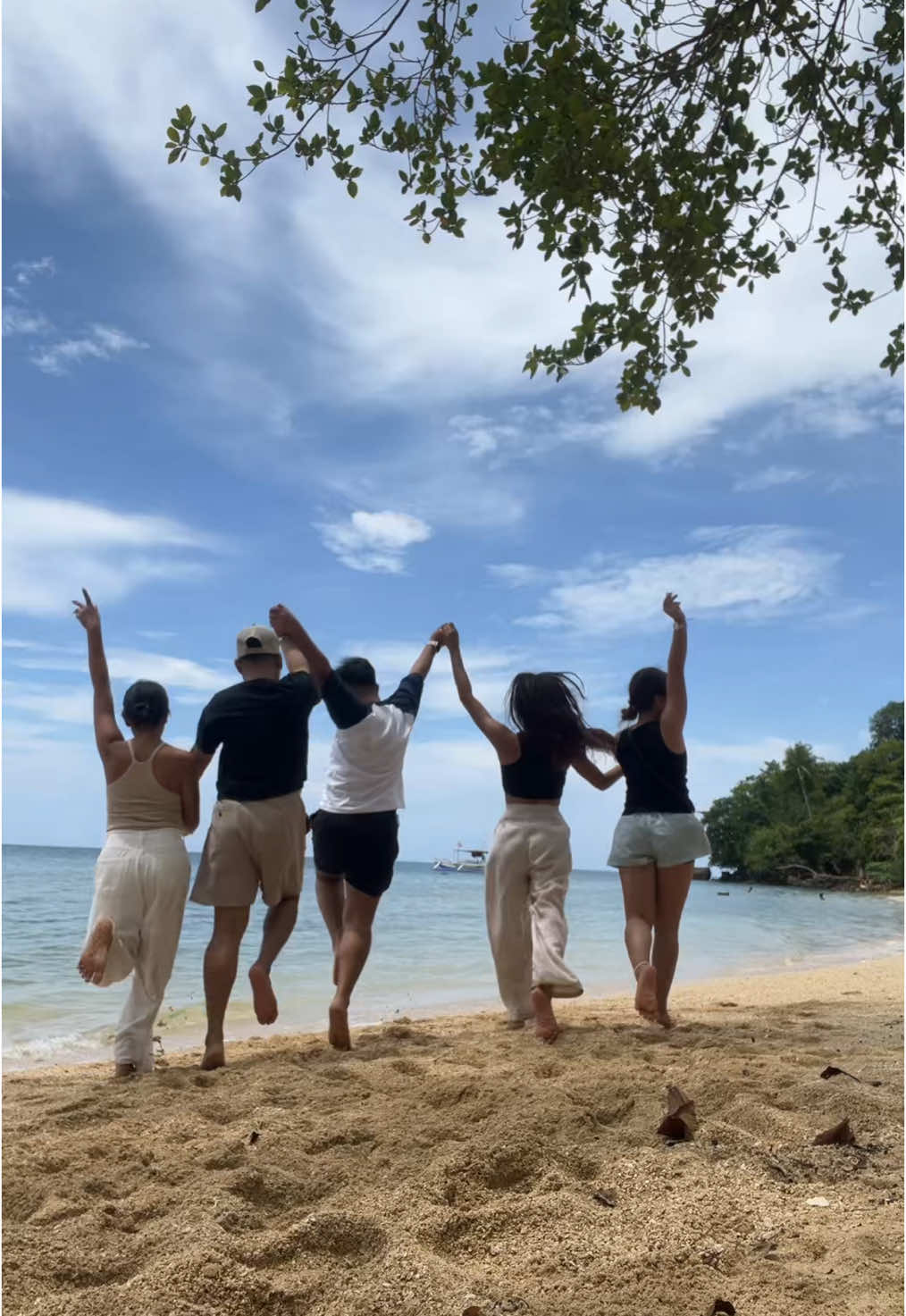 Talifornia Girls in The Jewel of the Sugar Island 🪸🌊 #fyp #tiktokph #trend #foryoupage #beachvibes #travel #vacationmode #friends #newadventures #sipalaycity @A @john dale dela cruz @caroool @Khenneddy 