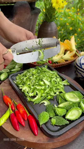 Lẩu khổ qua rừng bà con ơi 