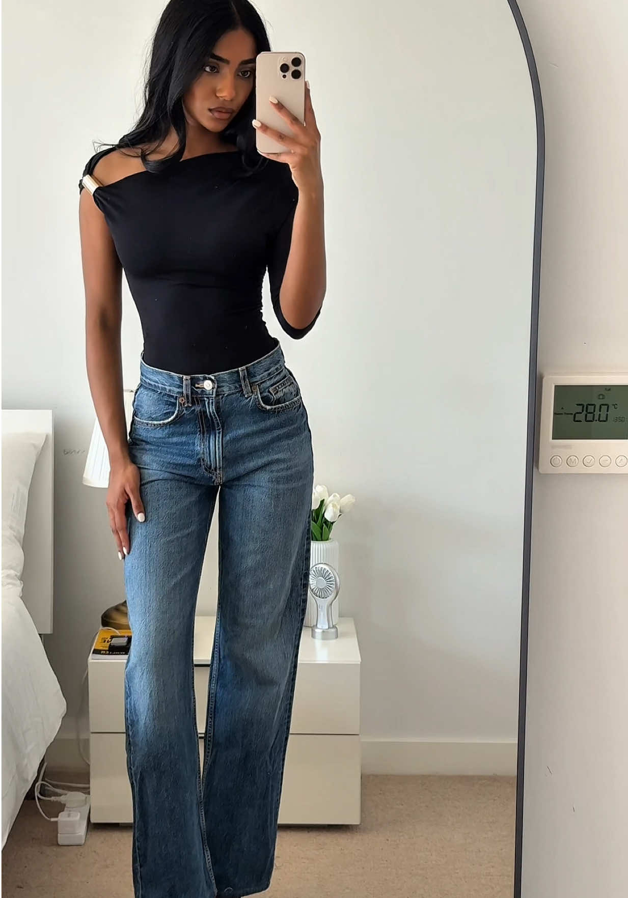Jeans & heels combo >>>