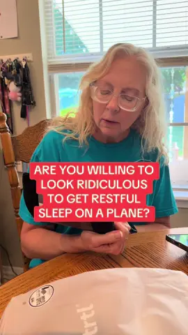 This is hands down the best travel pillow I’ve ever tried #traveltips #travelpillow #traveling #travelhacks #longflight 