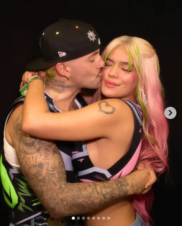 nueva canción de Karol g y Feid milagritos lindos que viva el amor !!!! ♥️♥️🩷🩷✨✨🌸🌸🌺🌺🇨🇴🇨🇴🎤🎤