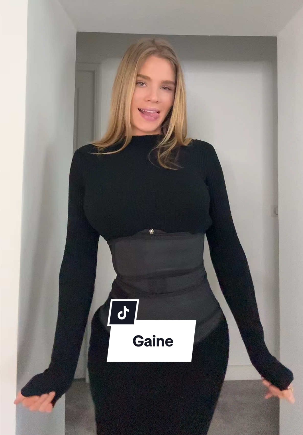 Réponse à @Bary Je la porte entre 6 et 8 heures par jour pour affiner ma taille et avoir une meilleure posture 🫶🏼 Marque @Shape Of Key code ALICE10 sur le site 🍒 #gaine #gaineminceur #shapeofkey #collaboration 