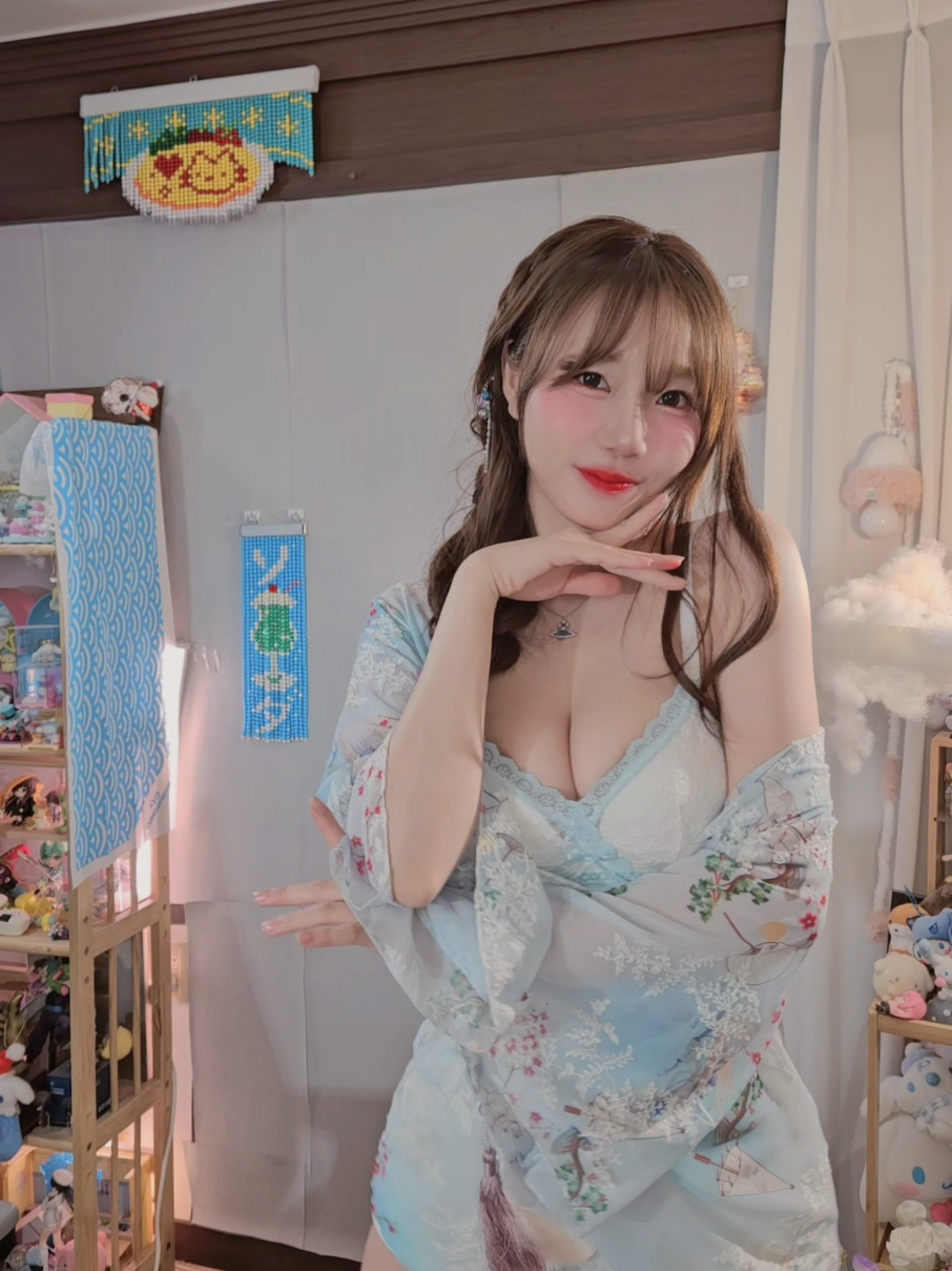 너를 본 내 마음이 이상하다고 생각한다 😵‍💫😵‍💫