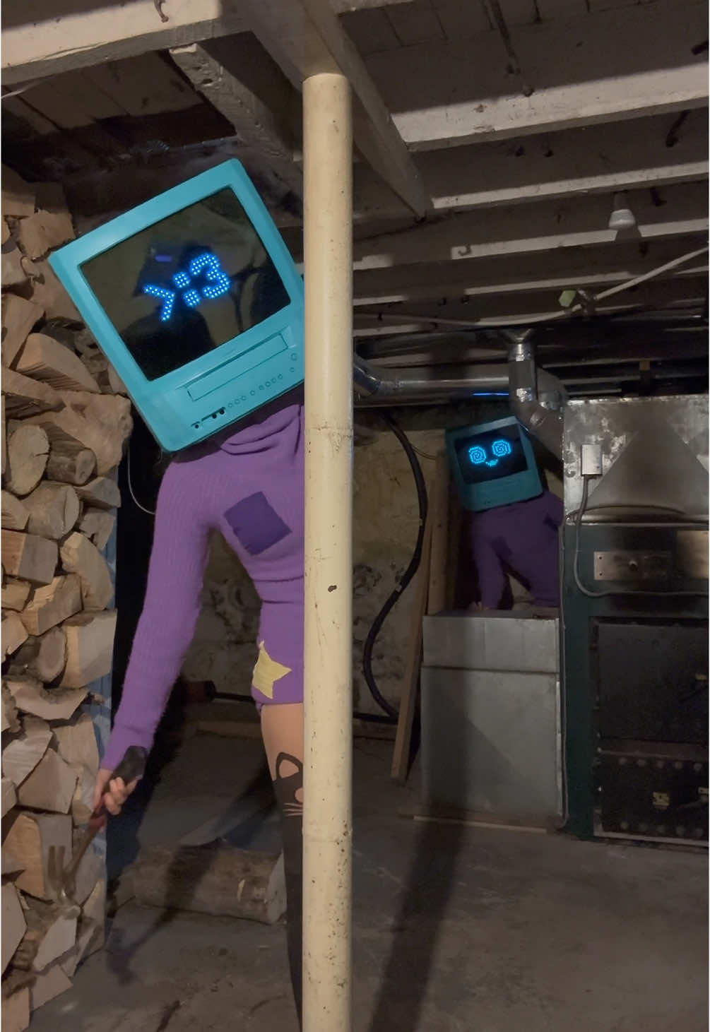 World’s best ringtone salesman 💿🎶  #tvhead #cosplay #creepy #cute #creepycute 
