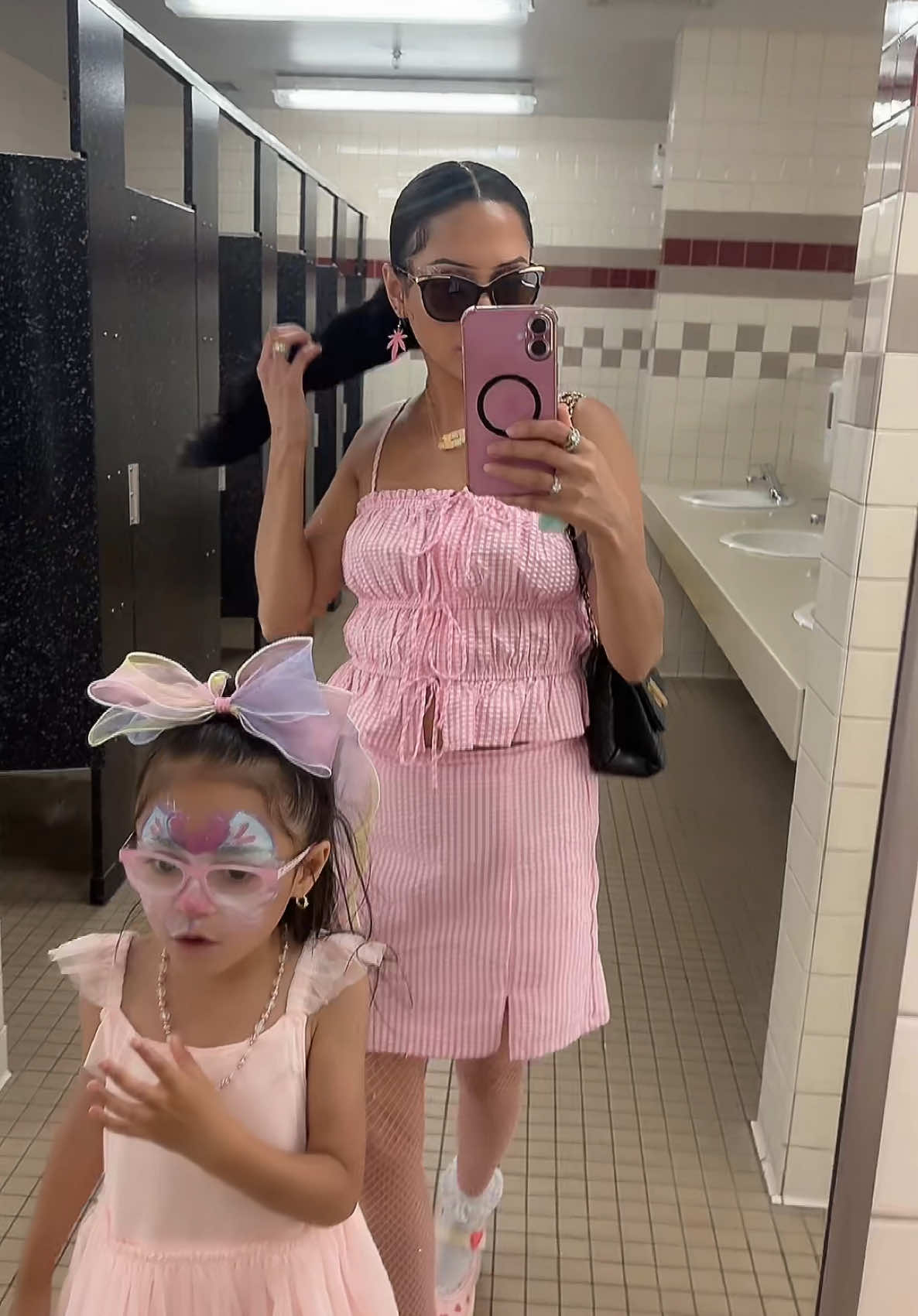 We always remind my daughter that she always be that girl #mommydaughterduo #Mommyandme #mothersday #melaniemartinezkoishoes 