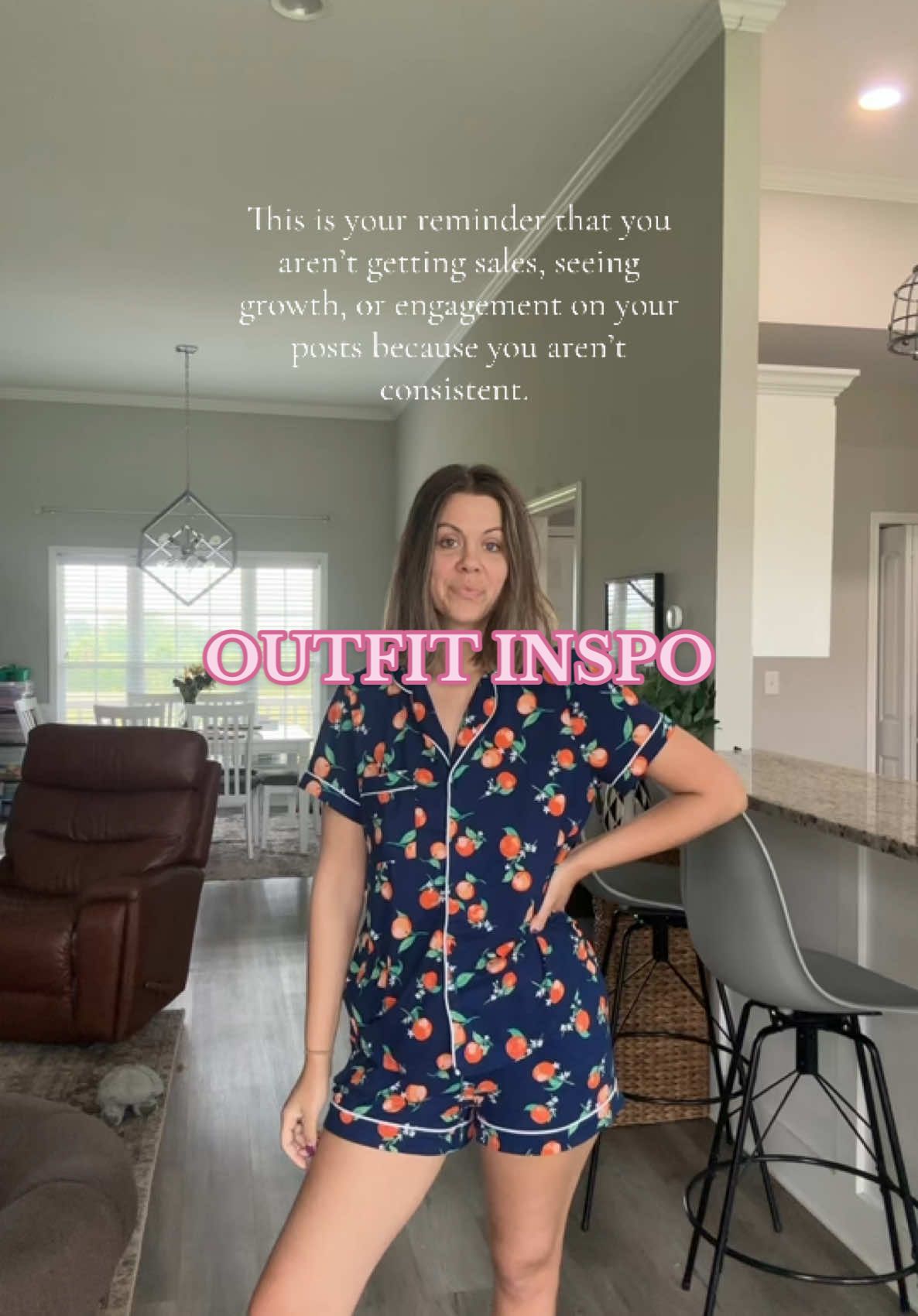 Hi, Besties. Big sis here reminding you to be consistent! #bekahratliff #reeveandluke #boutiquestyle #weekendoutfit 