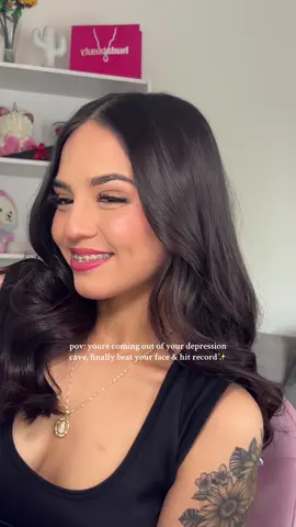 Depression had me in a chokehold but I’m cute again so… hi❤️‍🩹🫣  #contentcreator #latinacreator #relatable #relate #latina #girlsbelike #girls #justagirl #beatface 