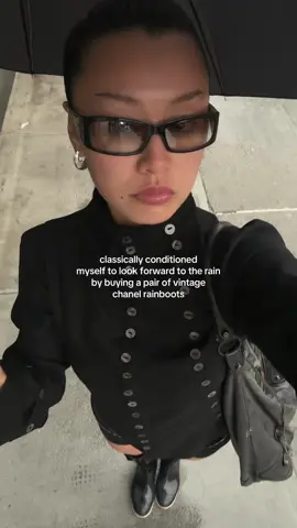 now i like dressing for the rain live love pavlov
