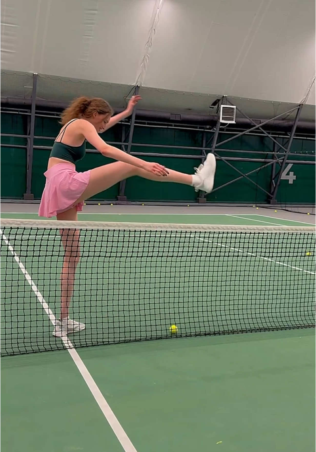 Comparing with a tennis net😋 #fyp #trendingvideo #tiktoker #goviraltiktok #tallgirl #beautiful #viralvideos #giantess #giant #giantwoman #giantgirl #girl #funnytiktok #outfit #longlegs #legs #height #relatable #tennis #net #skirt #sports #athlete #goddess 