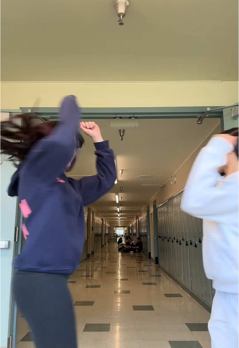 We’re back #viral#fyp#dancing 