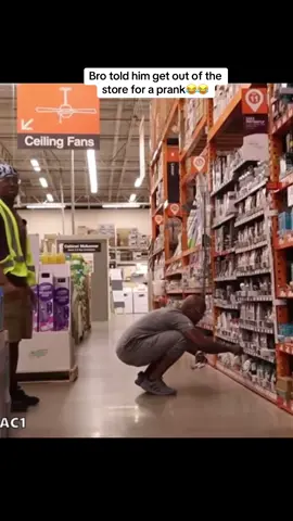Dedamac😂 #funnyvideos #prank #foryou #laugh #foryoupage #viraltiktok 