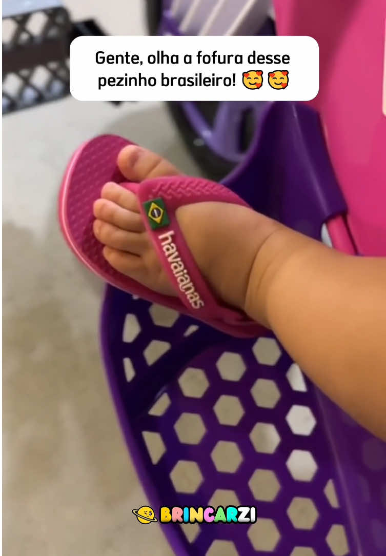 Havaianas Infantil - Kit 2 pares Brincarzi 🧡 Mais proteção, conforto e muito estilo para os pezinhos brasileiros. Eu comprei dois pares na promoção Compre Um leve Dois! O frete grátis é para todo o Brasil! Aproveite nossa promoção de 10% OFF para compras acima de R$157 🛒😍 Para adquirir, o link está na nossa bio @lojabrincarzi ou comente “eu quero” que enviamos para você no privado! 👶 #bebe #brinquedo #kids #bebezinho #mamae #papai #criança #brincar