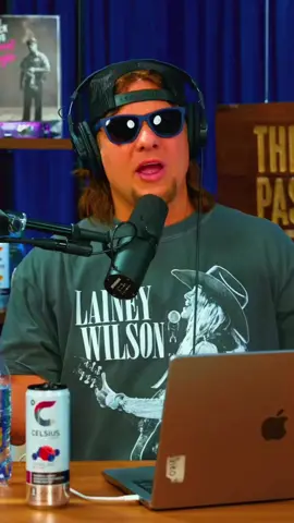 She had them factory workers under there betting on horses #fyp #theovon #podcastclips #theovonclips #comedyvideo @Theo Von 