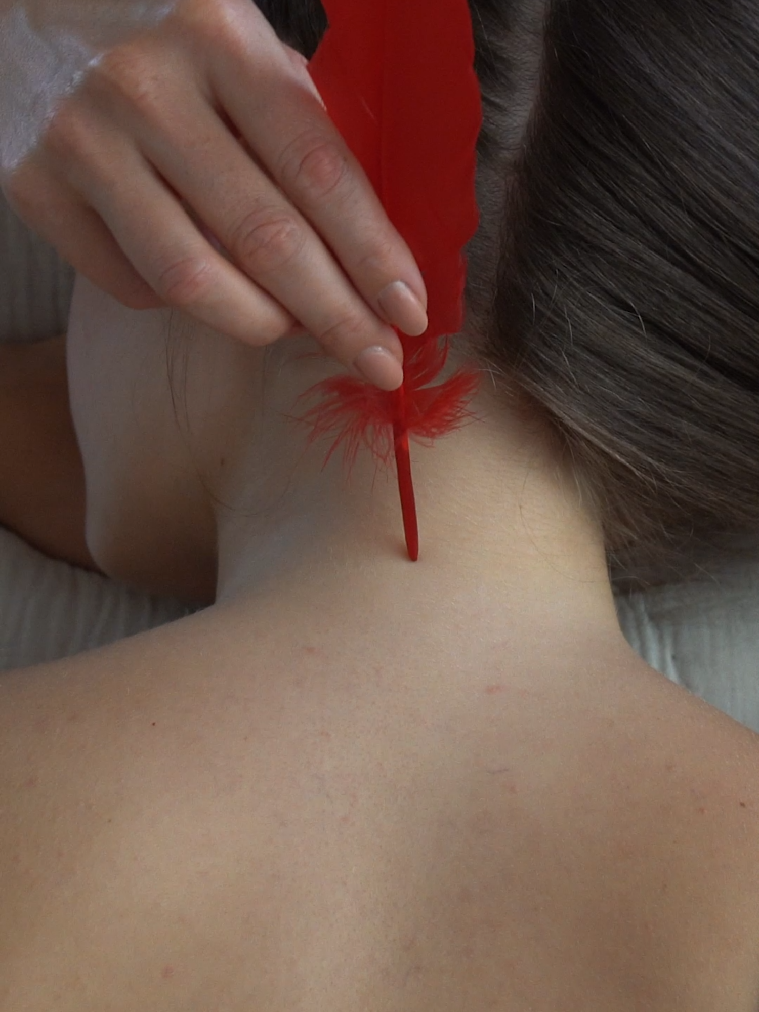 this sunday..>!!!!!! #asmr #asmrtingles #asmrrealperson #tingles #asmrhairplay #hairbrush #asmrhair #fyp #scalp #neck