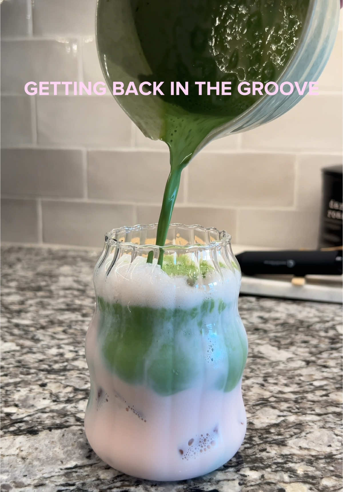 Your little motivation to get back into the swing of things 🤍✨  #GymTok #wellness #healthjourney #ugccreator #morningroutine #luxurylifestyle #blackgirltok 