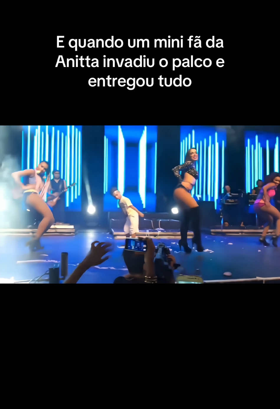 mini divo entregou tudo kkkkk #anitta #fan #mulherdepreso🔓🕊👫💍 