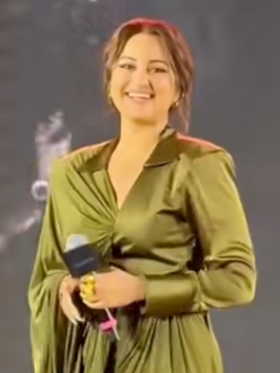 #onthisday #sonakshisinha #dance #bollywood #foryou #viral #unfreezemyacount #pashto #Pakistan💚 #amjadboom10 #foryoupagе #goviral #foryourpage #burhan_tv 