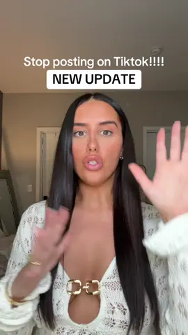 Have you seen TikTok’s latest feature that is helping creators gain more engagement, following, hit the FYP and go viral! If not- here’s everything you need to know #tiktoktips #greenscreen #tiktokalgorithm #tiktokupdates #creatortips #contentcreatortips 