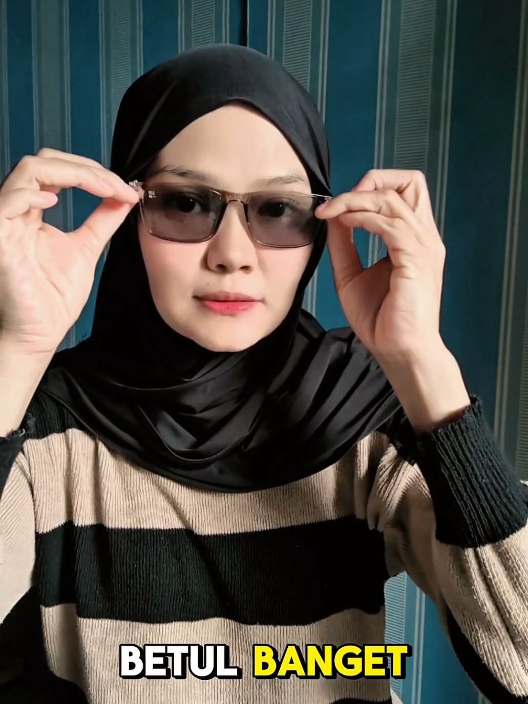 rekomendasi kacamata baca dan jalan lensa redup modelnya stylish yang wajib kamu punya  mumpung harganya lagi promo yaa #kacamata #kacamatabaca #kacamatabacadanjalan #kacamataplus 