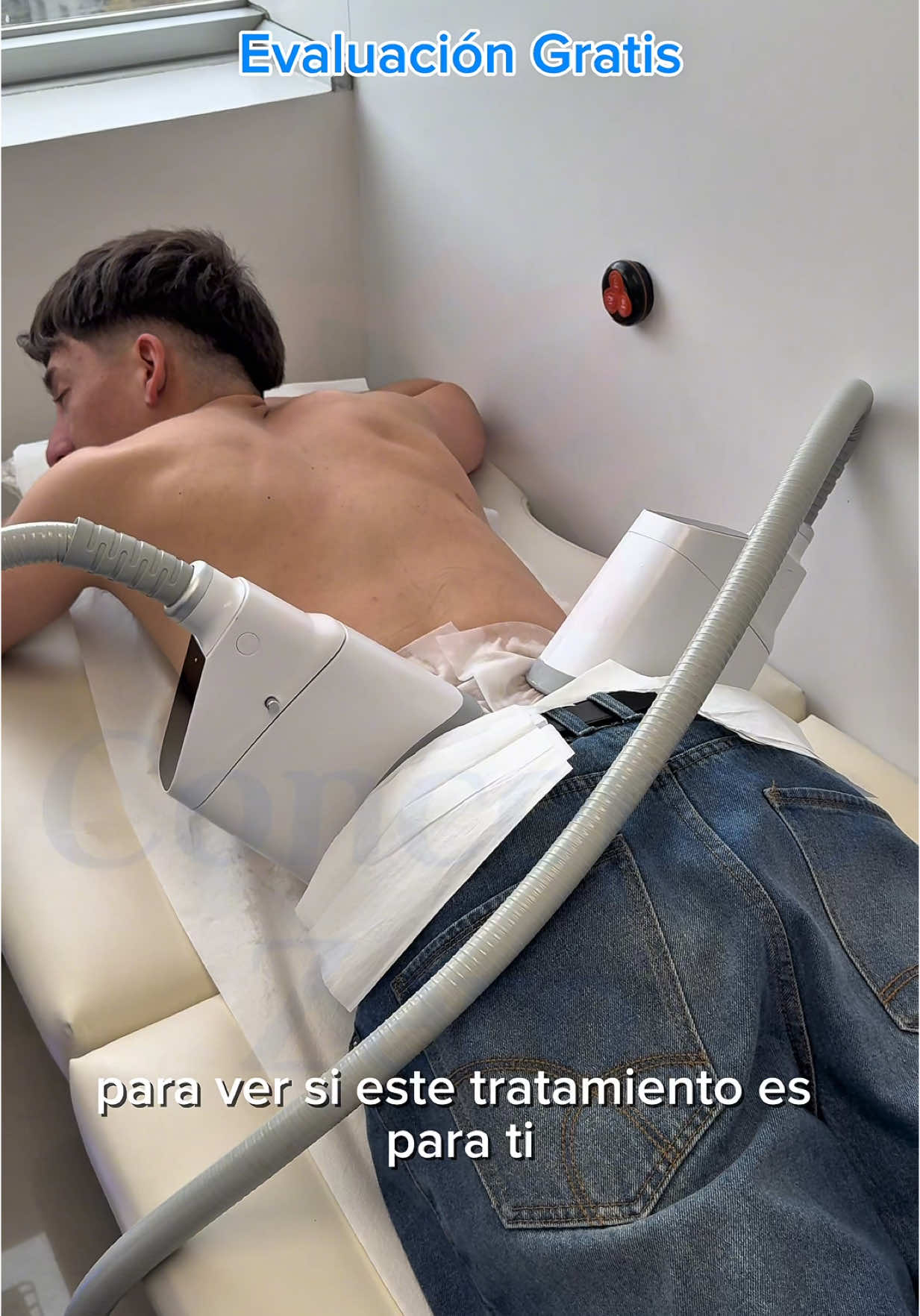 ❄️ ¡Dile adiós a la grasa localizada con Criolipólisis! ❄️ 🔥 1 sesión por solo $50.000 🔥 Pack de 3 sesiones a $129.900 ✨ Zonas disponibles: ✅ Pectorales ✅ Abdomen ✅ Flancos ✅ Brazos ✅ Rollito del sostén ✅ Subglúteos ✅ Entrepiernas 📌 Importante: ✔️ 1 zona por sesión ✔️ Incluye 2 aplicadores por sesión ✔️ Evaluación gratuita 🌿 ¿Qué es la criolipólisis? Es una técnica que elimina las células adiposas mediante enfriamiento controlado, destruyendo los adipocitos sin afectar el resto de la piel. ❄️ 🌿 ¿Cuántas sesiones necesito? Depende de la cantidad de grasa localizada, pero se recomiendan mínimo 2-3 sesiones, con un intervalo de 30 días entre cada una. 🌿 ¿Cuándo veo resultados? El 80% de los resultados son visibles a los 30 días después del tratamiento. 💪 📍 Nos encuentras en: 📌 General Holley 2381, oficina 1201, Providencia (Metro Los Leones 🦁) 🕒 Horarios de atención: 🗓️ Lunes a viernes: 9:00 - 20:00 hrs 🗓️ Sábados: 9:00 - 14:00 hrs (solo tratamientos pagados) 📲 ¡Agenda tu evaluación gratuita ahora! Enlace directo en nuestro perfil. 💙 
