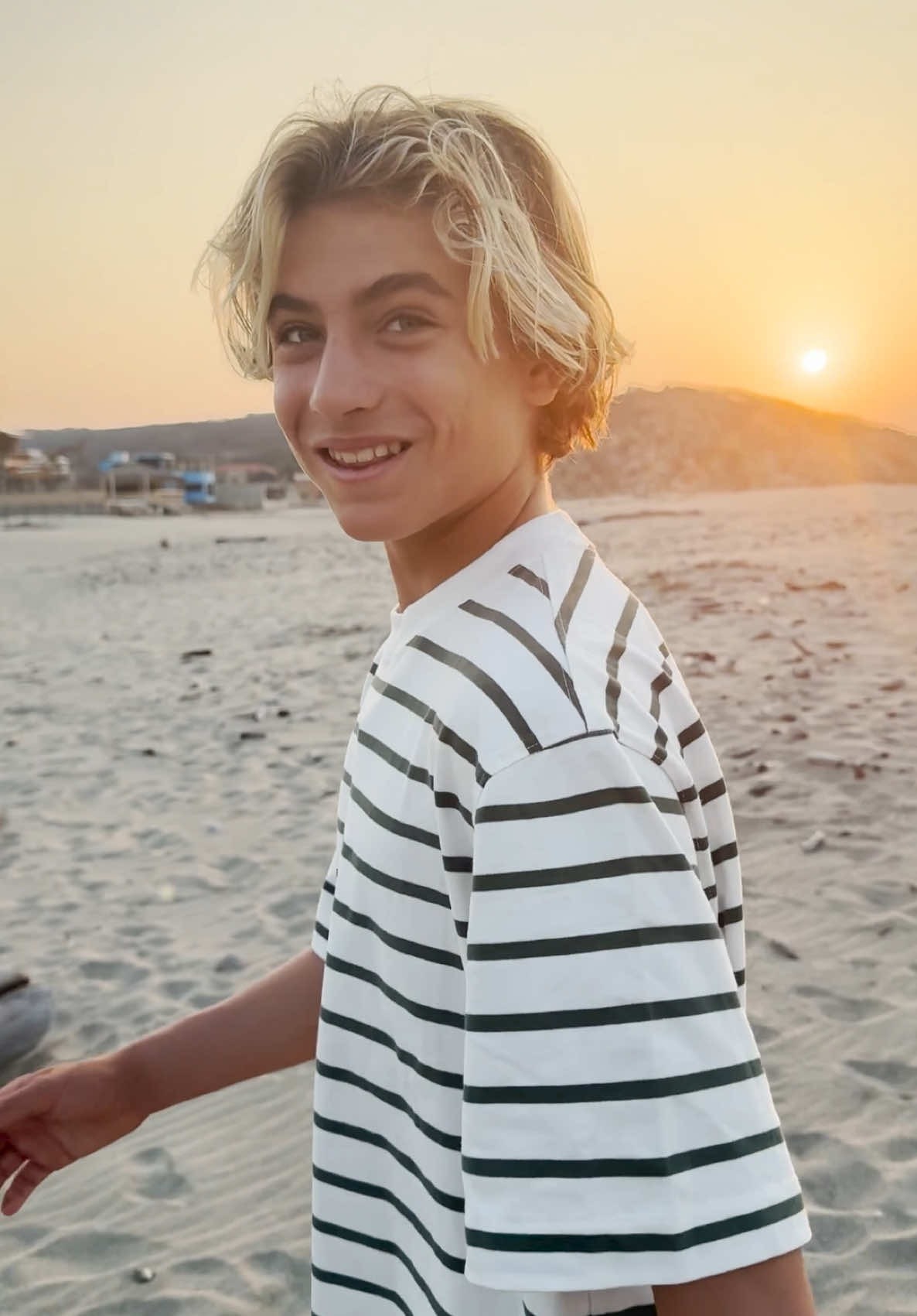 The adventure of chasing waves is my favorite part 🤩 🌅