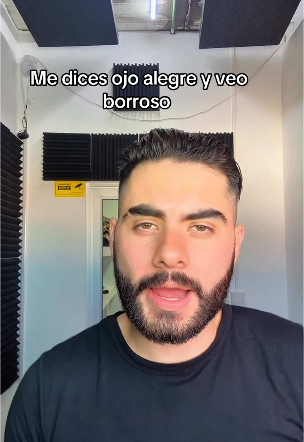 Y así me dices ojo alegre 🙄😅 #ojoalegre #miopia #frase #frases #novios #coqueto #viralvideos 