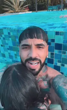 Disfrutando de la vida el tipazo 👹❤️#anuel #anuelaa #rhlm @ANUEL 