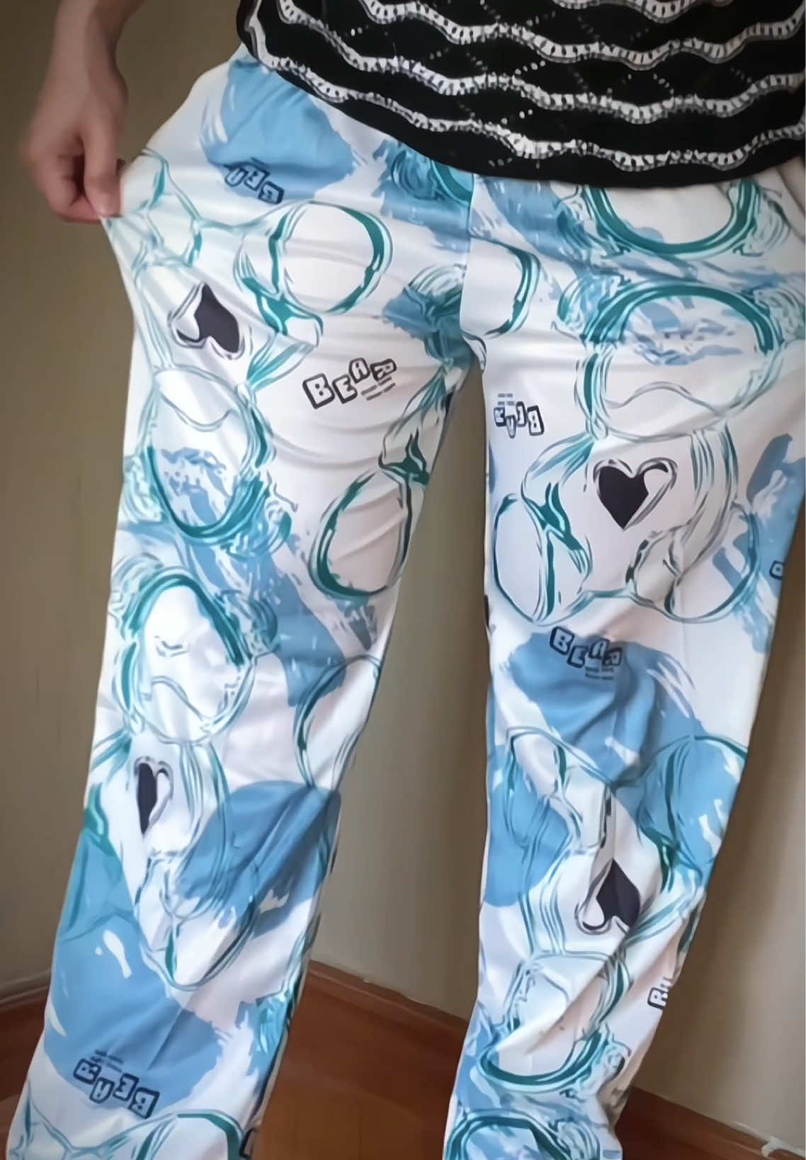 Graffiti Printed Pants✨ #graffiti #printedpants #fyp #viral #pantsformen #recommendations #outfitideas #TikTokFashion #foryou 