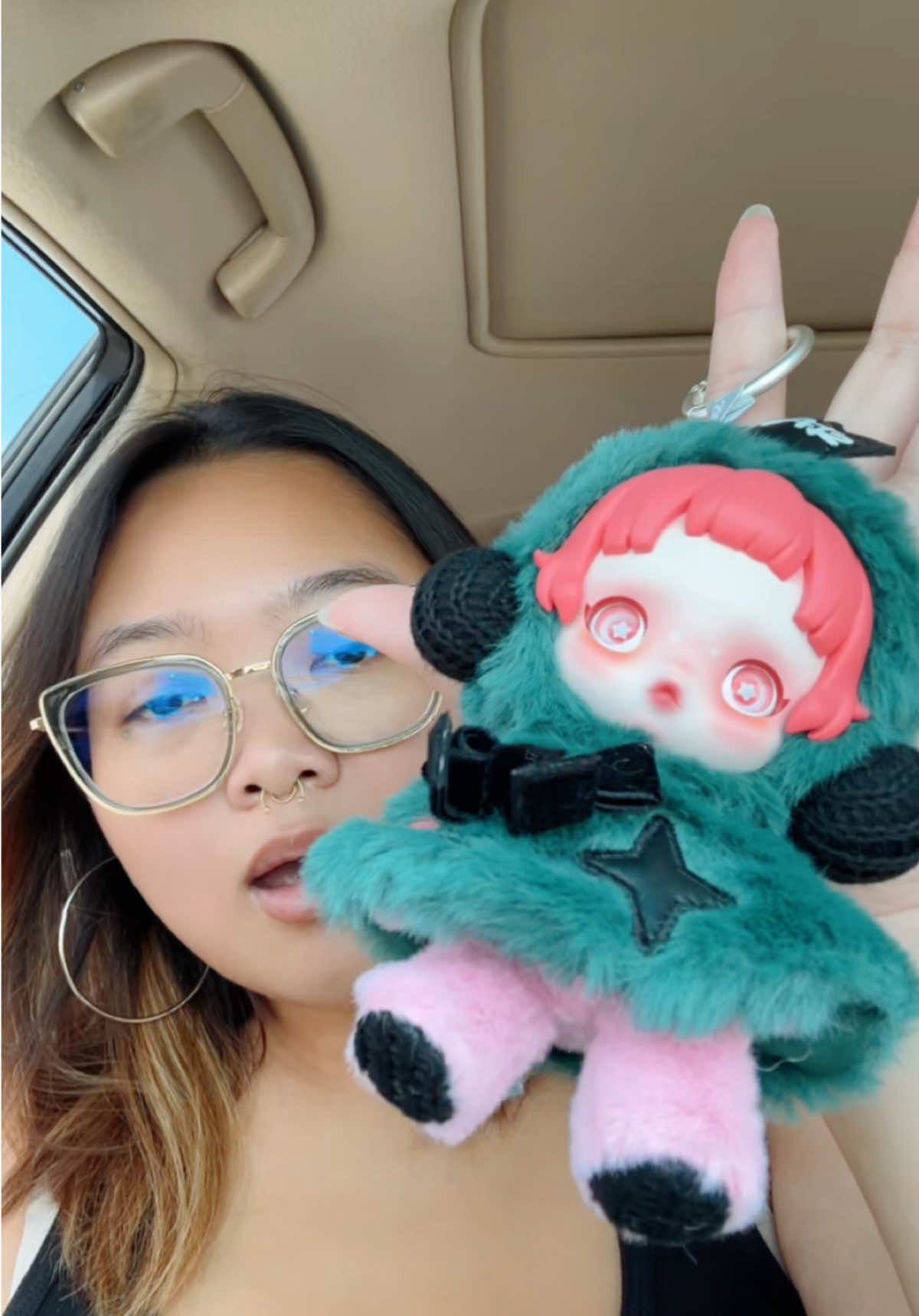 bro.. is she out to get everyone… @vanilla 😭 @POP MART US #skullpanda #popmart #popmartunboxing #unboxing #unboxingvideo #blindbox #blindboxopening 