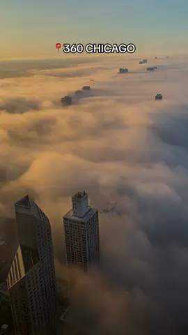 The best view in Chicago is 360 CHICAGO. Please don’t tell us otherwise. #360chicago #chicago #chicagoview #abovetheclouds #bucketlist #skyscraper 