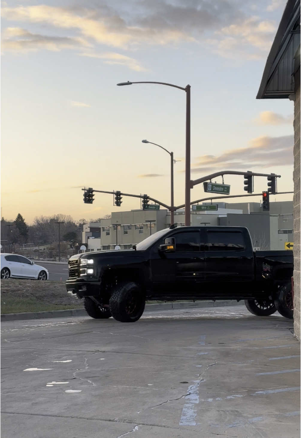 Pensado seriamente en un new look 👀😮‍💨🫡🖤 Ig:rich_z71_ #chevy #silverado #z71 #chevrolet #liftedtrucks #lifted #silveradonation #silverado1500 #truck #trucks #corridos #chevytrucks #chevy4x4 #paratiiiiiiiiiiiiiiiiiiiiiiiiiiiiiii #paratii #f #fyp 