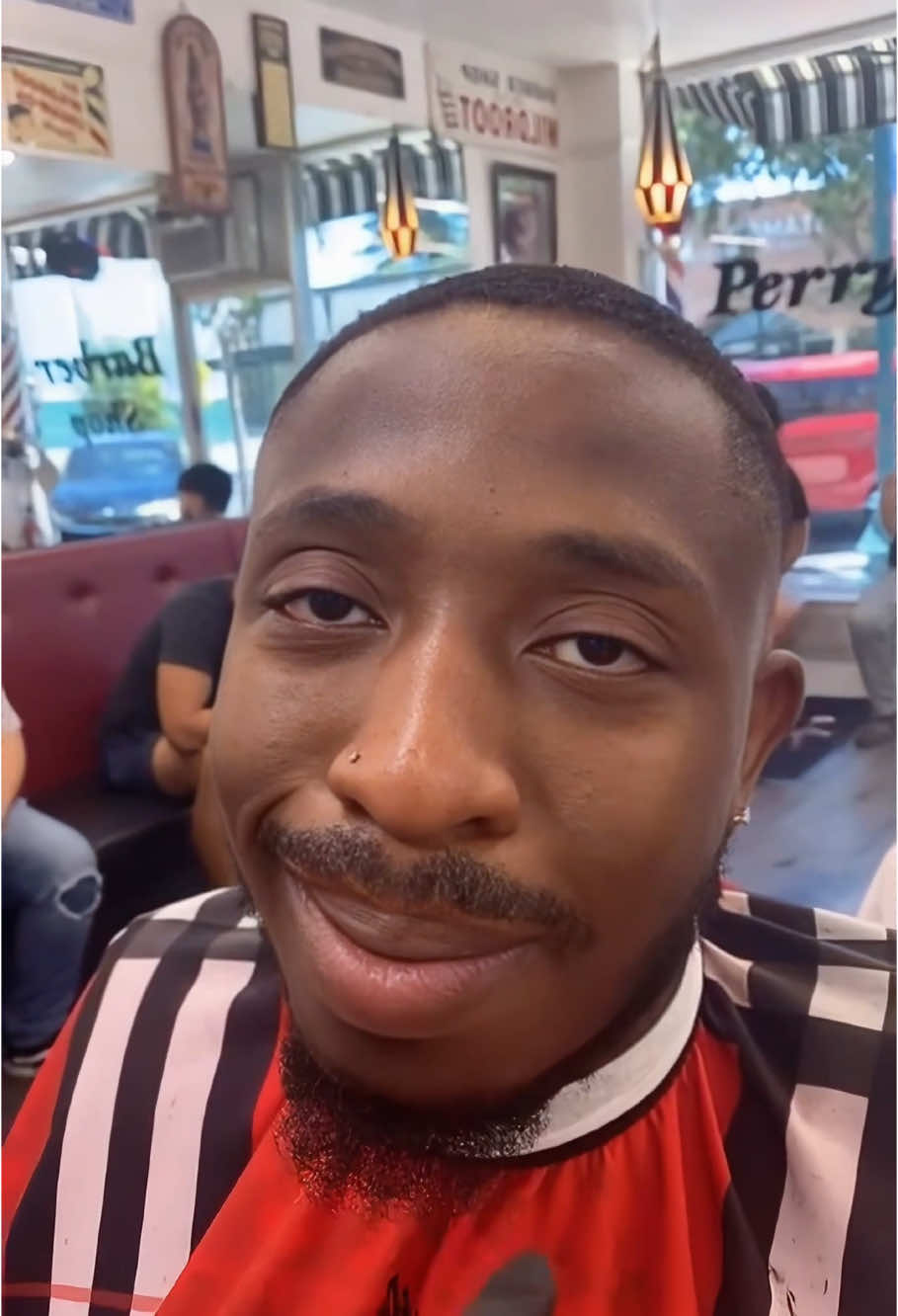 Barbershop Lip Prank 💈 😁😁#prank #funny #funnyvideos #tiktok #fpy #fyp #happy #usa #interesting #tiktokprank #funnyvideos #funnymoments #funnyvideo #human 